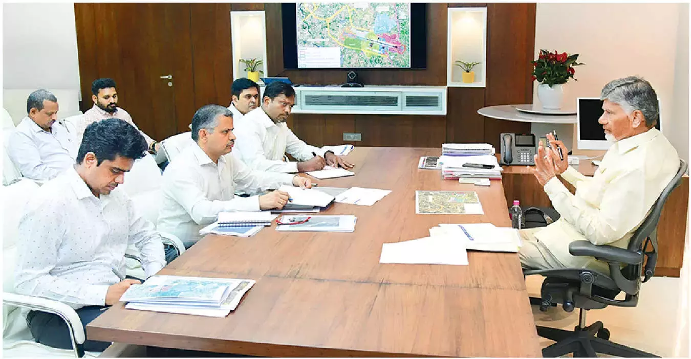 CM ने कार्गो हैंडलिंग को बढ़ावा देने के लिए लॉजिस्टिक्स निगम के गठन का निर्देश दिया CM ने कार्गो हैंडलिंग को बढ़ावा देने के लिए लॉजिस्टिक्स निगम के गठन का निर्देश दिया