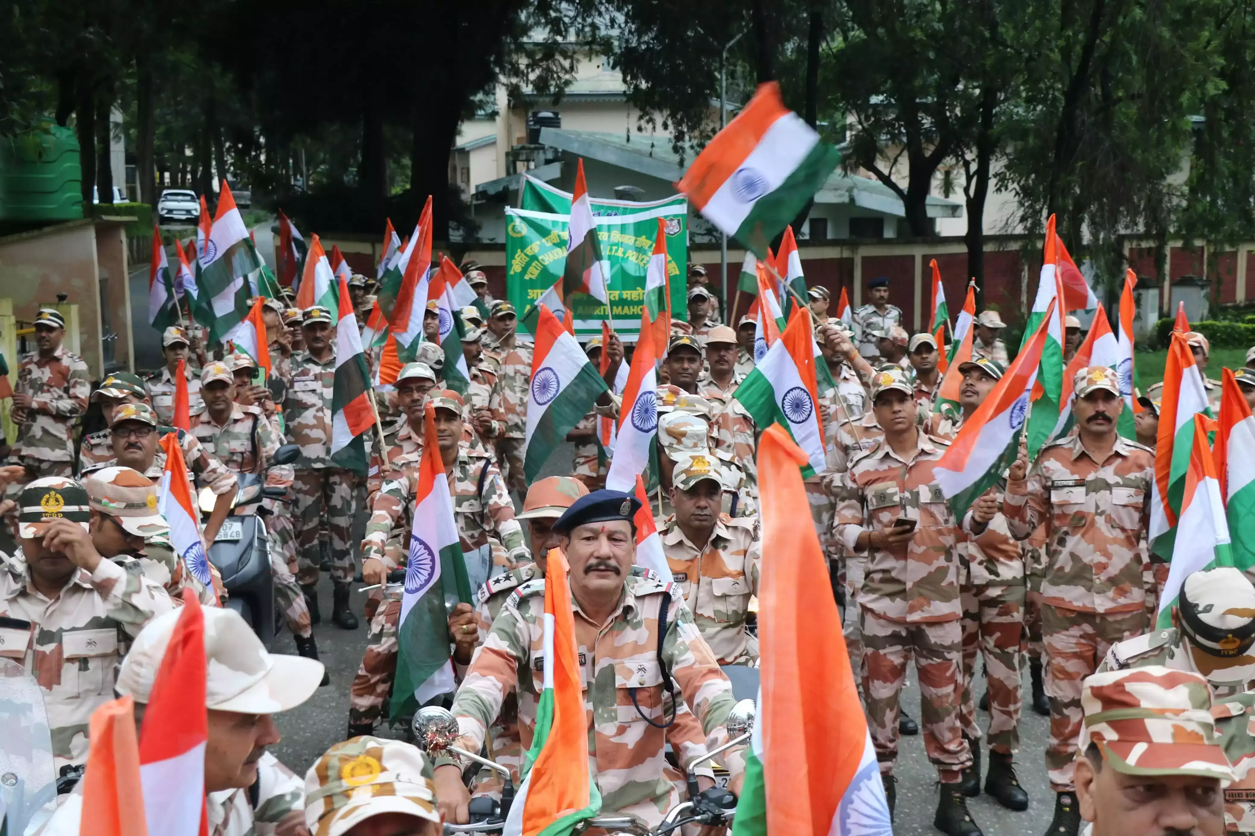 Uttarkashi: तिरंगा मिशन के तहत ITBP की दमदार बाइक रैली Uttarkashi: तिरंगा मिशन के तहत ITBP की दमदार बाइक रैली