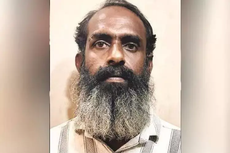 Kerala का एक व्यक्ति जेल से रिहा होने के बाद पुलिस से मिलने गया Kerala का एक व्यक्ति जेल से रिहा होने के बाद पुलिस से मिलने गया