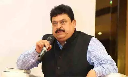 हैदराबाद में BJP के प्रदेश अध्यक्ष को नजरबंद किया गया, पेद्दम्मा मंदिर जाने से रोका गया हैदराबाद में BJP के प्रदेश अध्यक्ष को नजरबंद किया गया, पेद्दम्मा मंदिर जाने से रोका गया