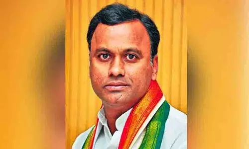 Rajagopal Reddy ने कैबिनेट में जगह न देने पर कांग्रेस आलाकमान की फिर आलोचना की Rajagopal Reddy ने कैबिनेट में जगह न देने पर कांग्रेस आलाकमान की फिर आलोचना की