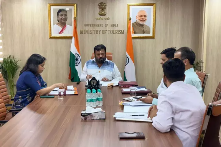 Kerala : केंद्रीय मंत्री सुरेश गोपी ने अनुपस्थिति के आरोपों पर आलोचकों को जवाब दिया Kerala : केंद्रीय मंत्री सुरेश गोपी ने अनुपस्थिति के आरोपों पर आलोचकों को जवाब दिया