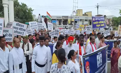 हमले के विरोध में ईसाई समाज ने निकाली रैली