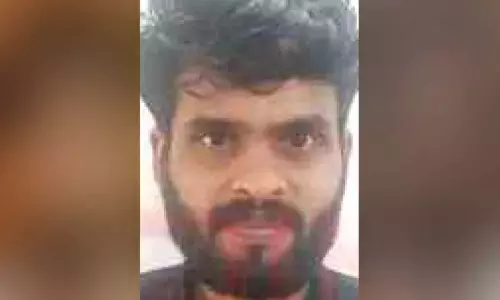 चंदन की लकड़ी चोरी: युवक गिरफ्तार चंदन की लकड़ी चोरी: युवक गिरफ्तार
