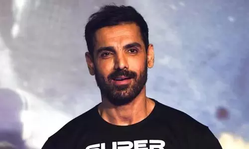 जॉन अब्राहम ने दी चेतावनी स्ट्रीट डॉग्स को हटाना हो सकता है खतरनाक कदम जॉन अब्राहम ने दी चेतावनी स्ट्रीट डॉग्स को हटाना हो सकता है खतरनाक कदम