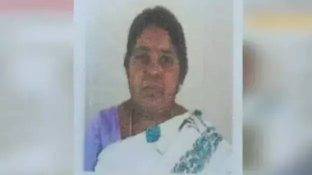 Kerala: सचिवालय के सामने केएसआरटीसी बस से महिला की मौत Kerala: सचिवालय के सामने केएसआरटीसी बस से महिला की मौत