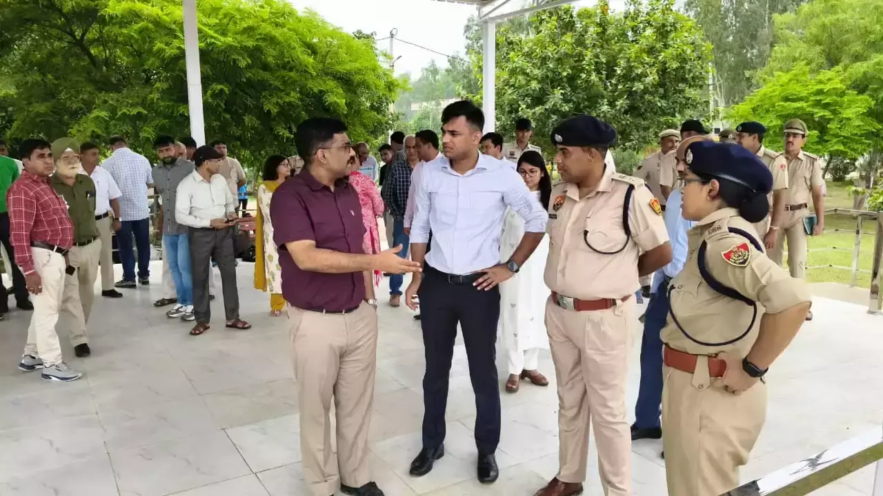 Jind: डीसी ने जींद में स्वतंत्रता दिवस समारोह की तैयारियों का लिया जायजा Jind: डीसी ने जींद में स्वतंत्रता दिवस समारोह की तैयारियों का लिया जायजा