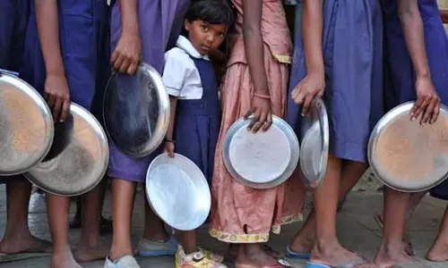 Karnataka मध्याह्न भोजन विवाद Karnataka मध्याह्न भोजन विवाद