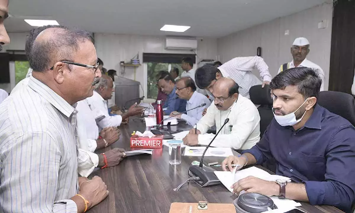 Andhra: अनंतपुर में 460 शिकायतें प्राप्त हुईं Andhra: अनंतपुर में 460 शिकायतें प्राप्त हुईं