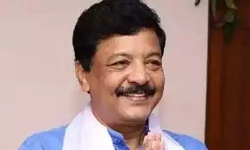 मंत्री ने Tekkali सरकारी अस्पताल में स्टाफ नर्स की नौकरी का वादा किया