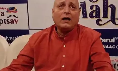 सैयारा की सक्सेस पर पूछा सवाल तो भड़क गए एक्टर मनोज जोशी, ऐसे पीछा छुड़ाने लगे सैयारा की सक्सेस पर पूछा सवाल तो भड़क गए एक्टर मनोज जोशी, ऐसे पीछा छुड़ाने लगे