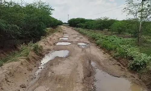 Sangareddy के कई आदिवासी गाँवों तक सड़कें नहीं Sangareddy के कई आदिवासी गाँवों तक सड़कें नहीं