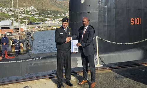 Indian Navy ने दक्षिण अफ्रीकी पनडुब्बी मंथातिसी के लिए पहली बार बचाव सीट प्रमाणन पूरा किया