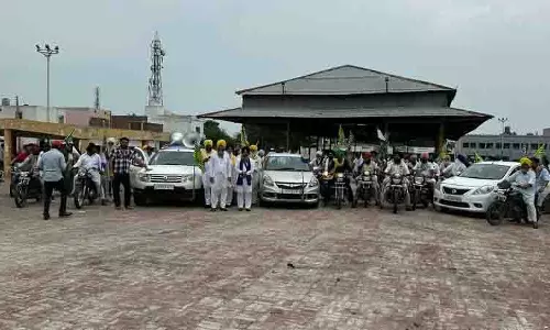 Ludhiana: किसान मजदूर समिति ने भूमि पूलिंग नीति के खिलाफ रैली निकाली
