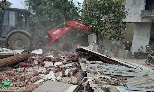 PCMC ने मुंबई-बेंगलुरु राष्ट्रीय राजमार्ग पर अतिक्रमण हटाया PCMC ने मुंबई-बेंगलुरु राष्ट्रीय राजमार्ग पर अतिक्रमण हटाया