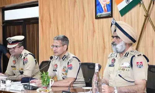 स्वतंत्रता दिवस समारोह से पहले DGP ने आतंकवाद निरोधी रणनीतियों का जायजा लिया स्वतंत्रता दिवस समारोह से पहले DGP ने आतंकवाद निरोधी रणनीतियों का जायजा लिया