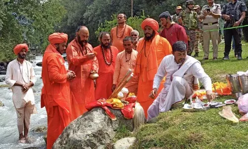Pahalgam में छड़ी मुबारक का विसर्जन समारोह और अन्य अनुष्ठान संपन्न