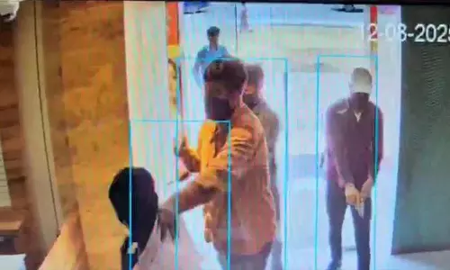 Chandanagar खज़ाना ज्वेलरी में डकैती Chandanagar खज़ाना ज्वेलरी में डकैती