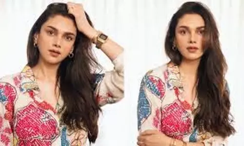 Aditi Rao Hydari : फैन्स का दिन बनाया, भले ही थीं जल्दी में Aditi Rao Hydari : फैन्स का दिन बनाया, भले ही थीं जल्दी में