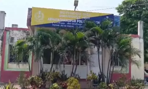 Odisha: छात्रा के कमरे में घुसकर एक व्यक्ति ने उसके साथ बलात्कार किया Odisha: छात्रा के कमरे में घुसकर एक व्यक्ति ने उसके साथ बलात्कार किया