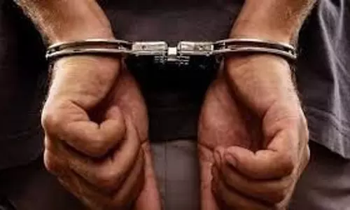 Ballia : 61 लाख का खाद्यान्न घोटाला, कोटेदार गिरफ्तार Ballia : 61 लाख का खाद्यान्न घोटाला, कोटेदार गिरफ्तार