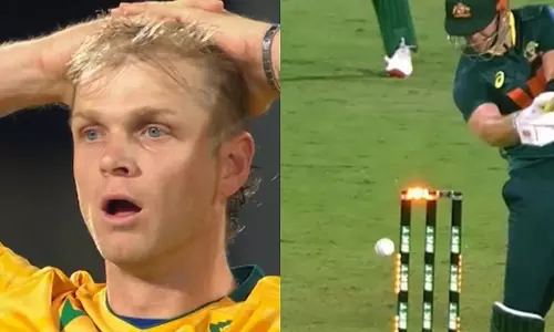 Corbin Bosch : गेंद लगी स्टंप्स पर, फिर भी बेल्स जस की तस Corbin Bosch : गेंद लगी स्टंप्स पर, फिर भी बेल्स जस की तस