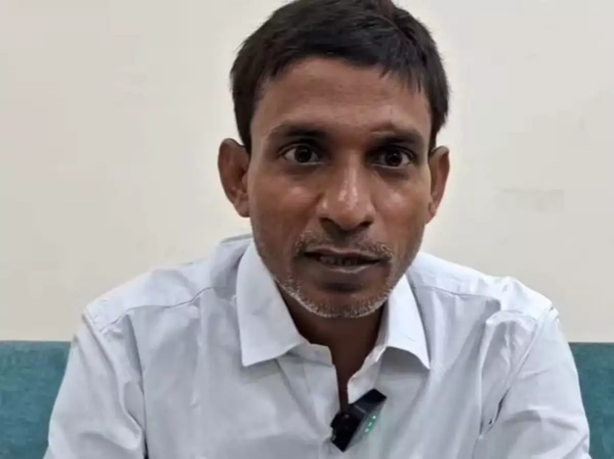 वोटर जिंदा होने का सबूत देने सुप्रीम कोर्ट पहुंचा, जज भी हैरान वोटर जिंदा होने का सबूत देने सुप्रीम कोर्ट पहुंचा, जज भी हैरान