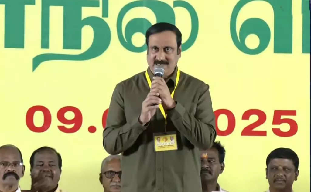 Tamil Nadu : अंबुमणि ने आरोप लगाया कि 208 सरकारी स्कूल बंद कर दिए गए है Tamil Nadu : अंबुमणि ने आरोप लगाया कि 208 सरकारी स्कूल बंद कर दिए गए है