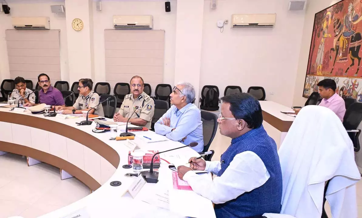 CM ने कानून-व्यवस्था की समीक्षा के दौरान महिला सुरक्षा को सरकार की प्राथमिकता बताया CM ने कानून-व्यवस्था की समीक्षा के दौरान महिला सुरक्षा को सरकार की प्राथमिकता बताया