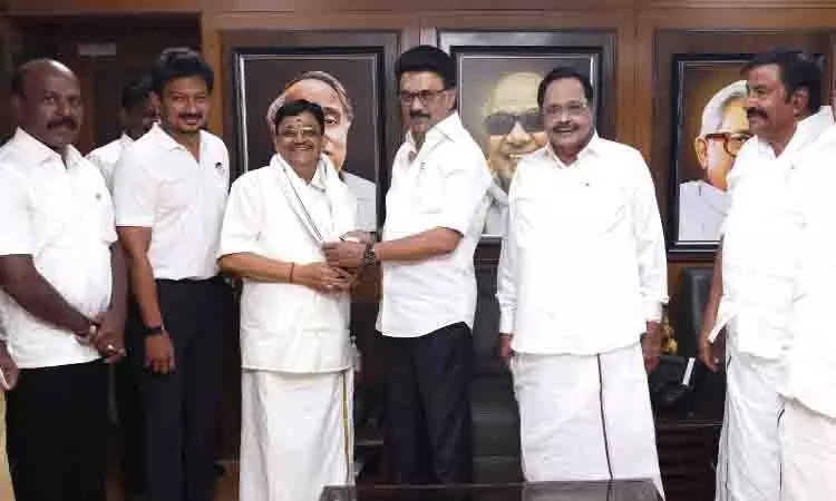 CHENNAI: पूर्व अन्नाद्रमुक सांसद मैत्रेयन द्रमुक में शामिल CHENNAI: पूर्व अन्नाद्रमुक सांसद मैत्रेयन द्रमुक में शामिल