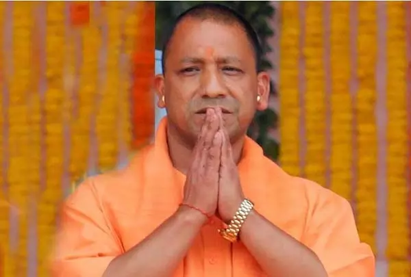 Yogi Adityanath ने बर्ड फ्लू के प्रकोप को रोकने के लिए सख्त कदम उठाने के आदेश दिए Yogi Adityanath ने बर्ड फ्लू के प्रकोप को रोकने के लिए सख्त कदम उठाने के आदेश दिए