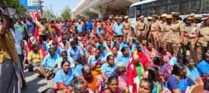 हम सफाई कर्मचारियों के साथ खड़े हैं: Tamil Nadu Government हम सफाई कर्मचारियों के साथ खड़े हैं: Tamil Nadu Government