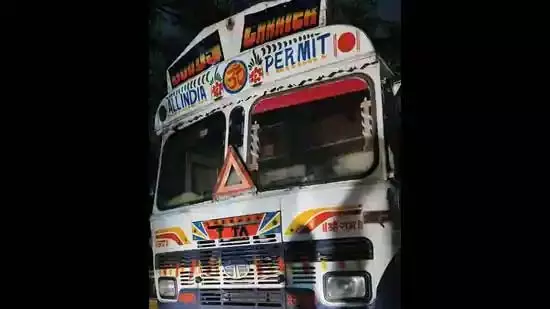Mumbai : खतरनाक रसायनों को नाले में डालते हुए टैंकर पकड़ा गया Mumbai : खतरनाक रसायनों को नाले में डालते हुए टैंकर पकड़ा गया