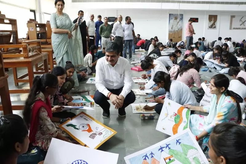 Haryana : स्थापना दिवस से पहले दृश्य कला विश्वविद्यालय में गतिविधियों की धूम Haryana : स्थापना दिवस से पहले दृश्य कला विश्वविद्यालय में गतिविधियों की धूम
