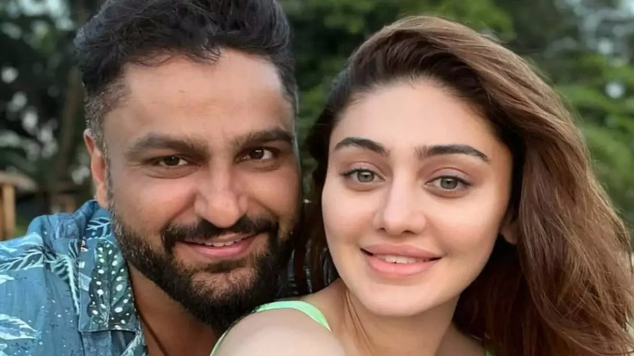 Parag Tyagi को 15 साल पहले पत्नी शेफाली जरीवाला से मुलाकात याद है Parag Tyagi को 15 साल पहले पत्नी शेफाली जरीवाला से मुलाकात याद है