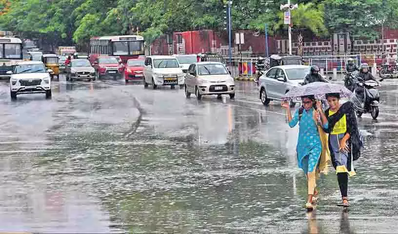 हैदराबाद में भारी बारिश, GHMC ने 358 खतरनाक इमारतों के बारे में नागरिकों को आगाह किया हैदराबाद में भारी बारिश, GHMC ने 358 खतरनाक इमारतों के बारे में नागरिकों को आगाह किया