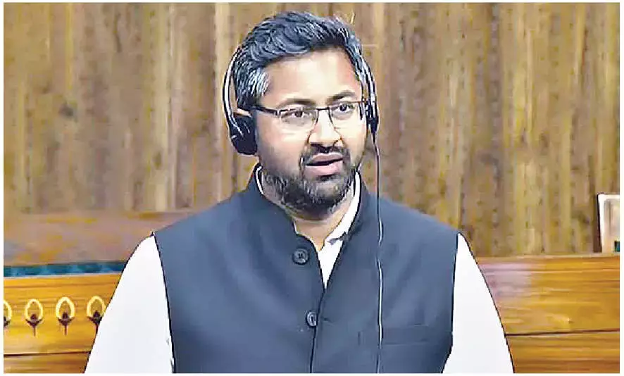 भारतीय बंदरगाह विधेयक बंदरगाह विकास की दिशा में एक अत्यंत आवश्यक कदम: MP भारतीय बंदरगाह विधेयक बंदरगाह विकास की दिशा में एक अत्यंत आवश्यक कदम: MP