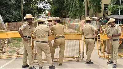कुलगाम में आतंकवादियों की तलाश अंतिम चरण में: Kashmir Police कुलगाम में आतंकवादियों की तलाश अंतिम चरण में: Kashmir Police