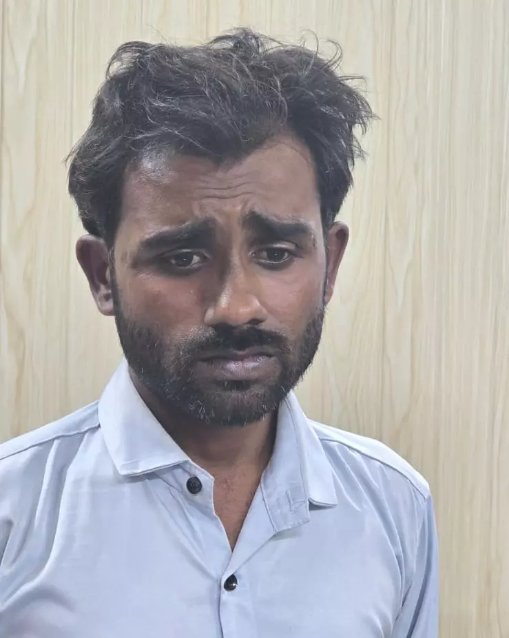 कथित पत्रकार समेत 2 आरोपियों को पुरानी बस्ती पुलिस ने किया अरेस्ट कथित पत्रकार समेत 2 आरोपियों को पुरानी बस्ती पुलिस ने किया अरेस्ट