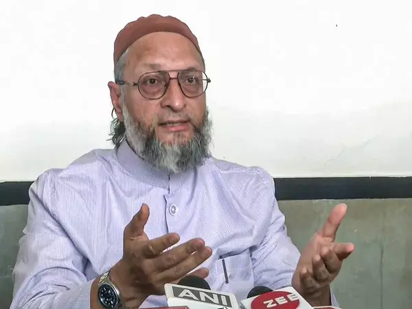 Owaisi ने Hyderabad में मांस दुकान प्रतिबंध को बताया असंवैधानिक Owaisi ने Hyderabad में मांस दुकान प्रतिबंध को बताया असंवैधानिक