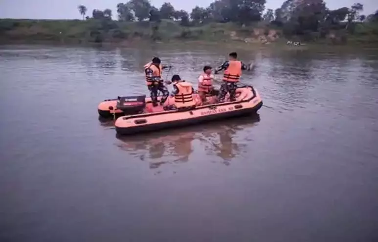 पार्वती नदी में बहने से महिला और बच्चे की मौत, ग्रामीणों ने बेटे को बचाया पार्वती नदी में बहने से महिला और बच्चे की मौत, ग्रामीणों ने बेटे को बचाया
