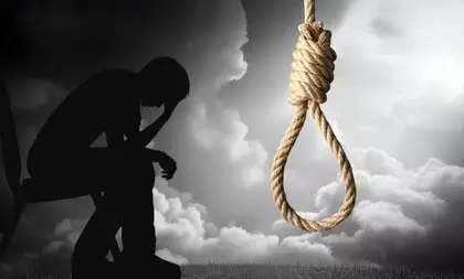 Kerala: पत्नी को वीडियो संदेश भेजने के बाद व्यक्ति ने की आत्महत्या Kerala: पत्नी को वीडियो संदेश भेजने के बाद व्यक्ति ने की आत्महत्या