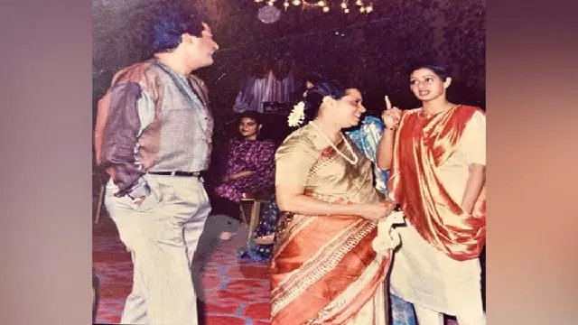 Sridevi : जयंती पर बोनी कपूर ने सोशल मीडिया पर श्रद्धांजलि दी Sridevi : जयंती पर बोनी कपूर ने सोशल मीडिया पर श्रद्धांजलि दी