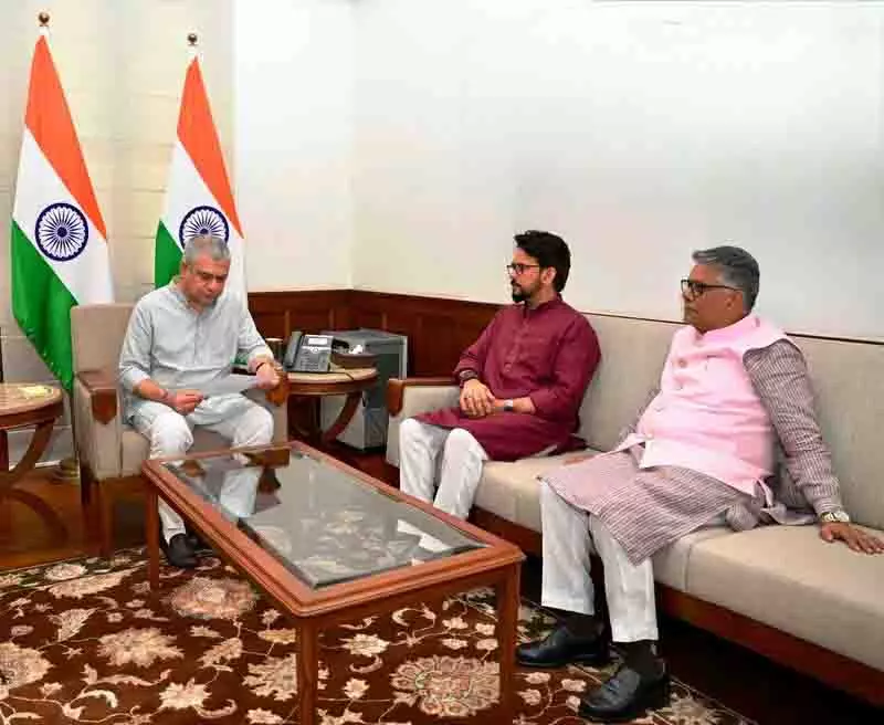 Himachal Pradesh के दो सांसदों ने रेल मंत्री से मुलाकात की Himachal Pradesh के दो सांसदों ने रेल मंत्री से मुलाकात की