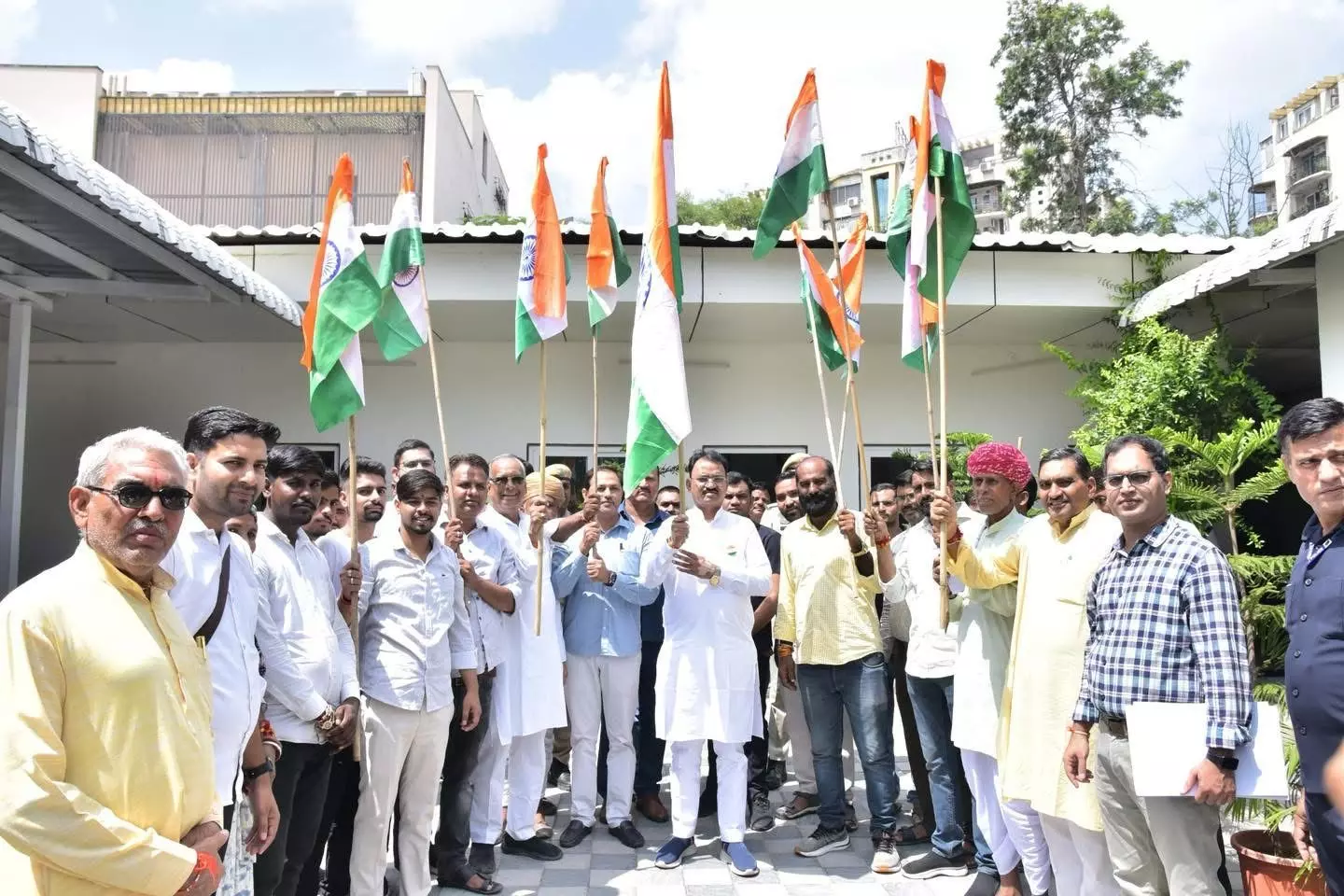 Jaipur: विजयी विश्व तिरंगा प्यारा, झंडा ऊंचा रहे हमारा— उपमुख्यमंत्री Jaipur: विजयी विश्व तिरंगा प्यारा, झंडा ऊंचा रहे हमारा— उपमुख्यमंत्री