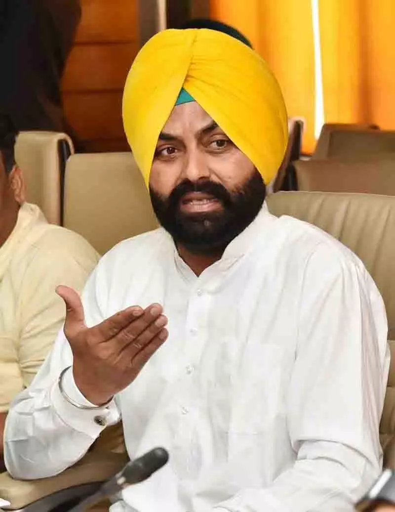 सरकार जेलों को सुधार गृहों में बदलेगी: Punjab Jail Minister सरकार जेलों को सुधार गृहों में बदलेगी: Punjab Jail Minister