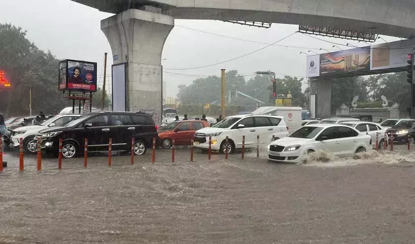 अगले दो घंटों में हैदराबाद समेत 15 जिलों में बारिश की संभावना..! हाइड्रा ने सतर्क रहने की सलाह दी..! अगले दो घंटों में हैदराबाद समेत 15 जिलों में बारिश की संभावना..! हाइड्रा ने सतर्क रहने की सलाह दी..!