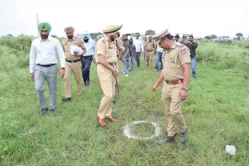 Amritsar Police ने नार्को नेटवर्क का भंडाफोड़ कर , 3 किलो से अधिक हेरोइन के साथ दो गिरफ्तार Amritsar Police ने नार्को नेटवर्क का भंडाफोड़ कर , 3 किलो से अधिक हेरोइन के साथ दो गिरफ्तार