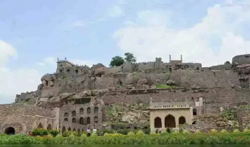 Hyderabad: स्वतंत्रता दिवस समारोह के लिए गोलकुंडा किले के आसपास यातायात परिवर्तन Hyderabad: स्वतंत्रता दिवस समारोह के लिए गोलकुंडा किले के आसपास यातायात परिवर्तन