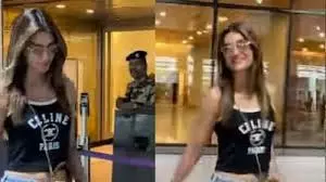 Kriti Sanon: क्यूट सेलीन टॉप और डेनिम में एयरपोर्ट स्वैग Kriti Sanon: क्यूट सेलीन टॉप और डेनिम में एयरपोर्ट स्वैग